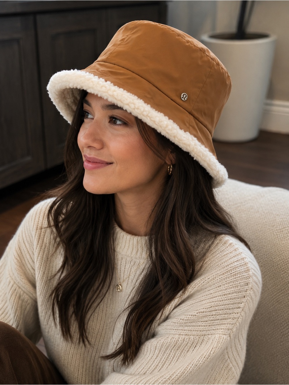 lululemon athletica NWT Boucle Fleece Reversible Bucket Hat in Camel and Cream